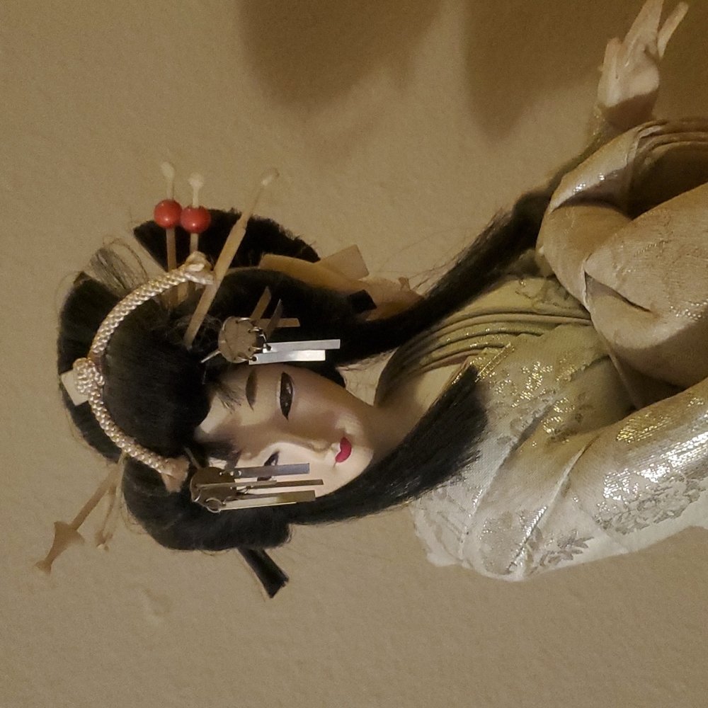 Geisha In White